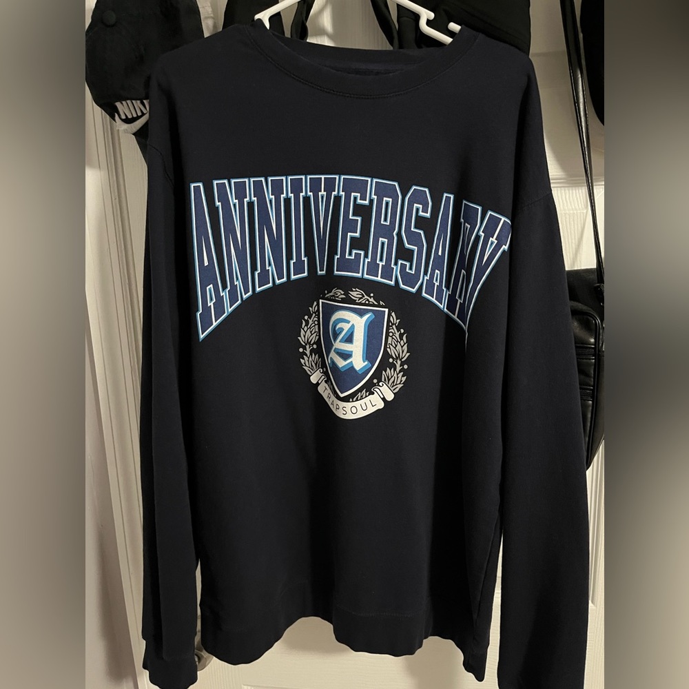 Bryson Tiller Deluxe Anniversary Album merch Navy Crewneck size XL